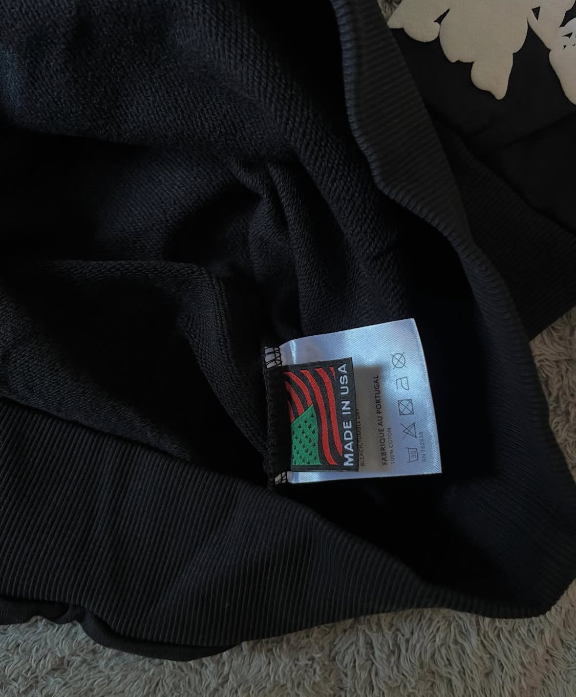 DT Hoddie black and withe