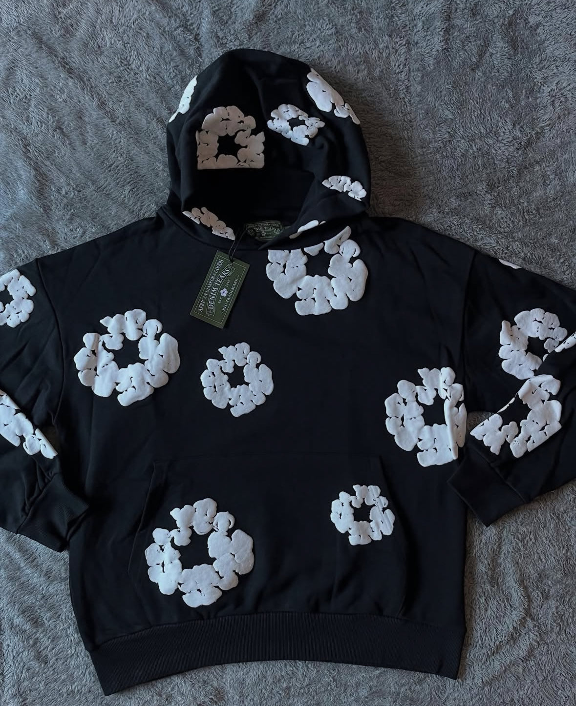 DT Hoddie black and withe